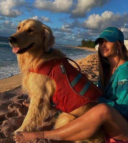 Nicole Olivera is enjoying the thrilling waves of the North Shore, Hawaii beach with her pet dog, Cupid. Is Nicole dating or she is single as of now?